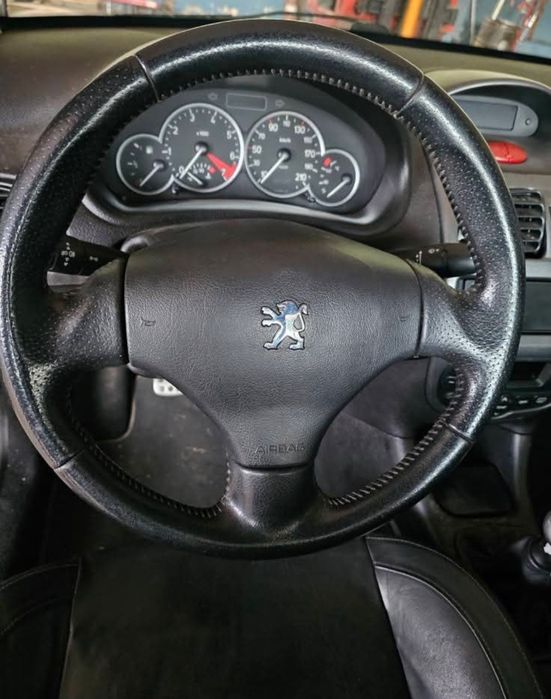 Пежо 206CC 1.6 бензин 109кс 2005г