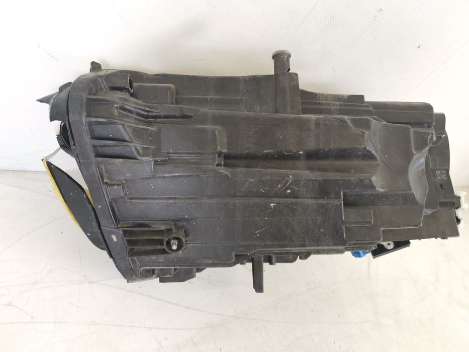 Фар Дясна Mercedes-Benz А-Клас / Mercedes-Benz A-Class W177/V177 Пълен