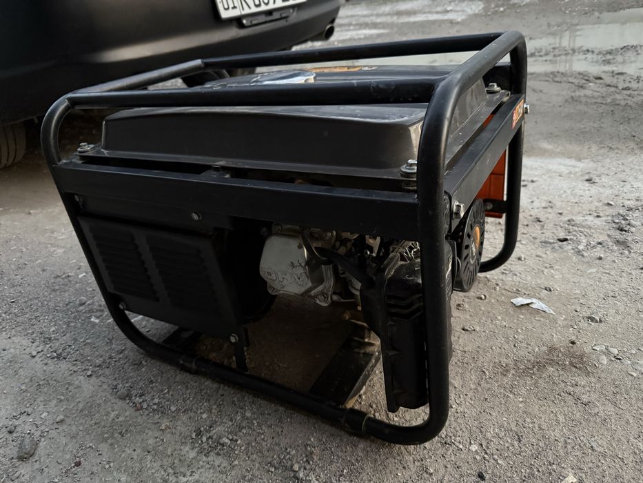 * KIPOR 2500 бесшумный! бензиновый генератор-движок почти новый