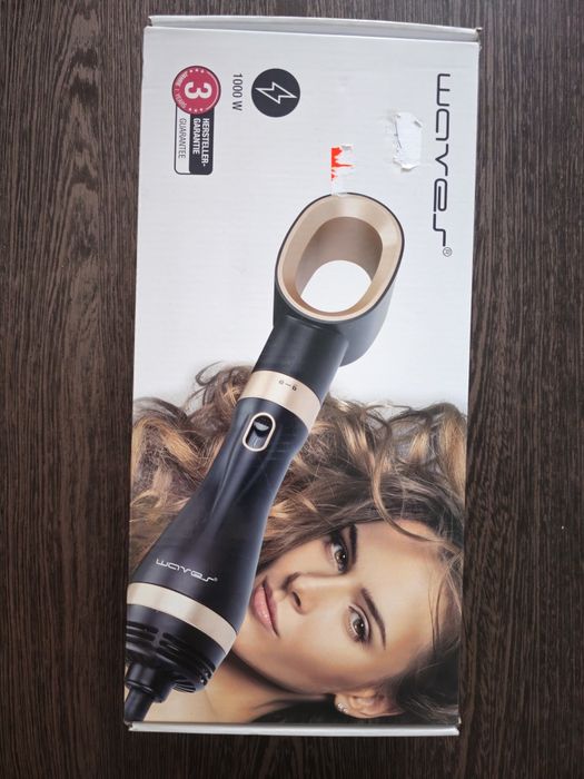 Perie păr Waves cu o putere de 1000 W pentru coafarea părului.