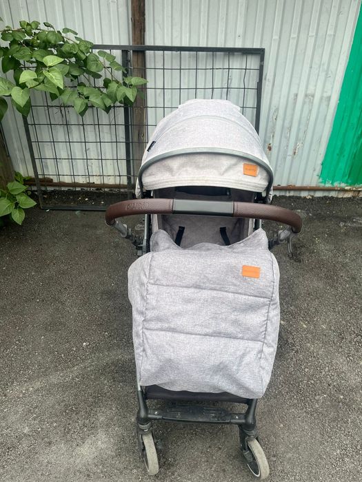 Продам прогулочную коляску
