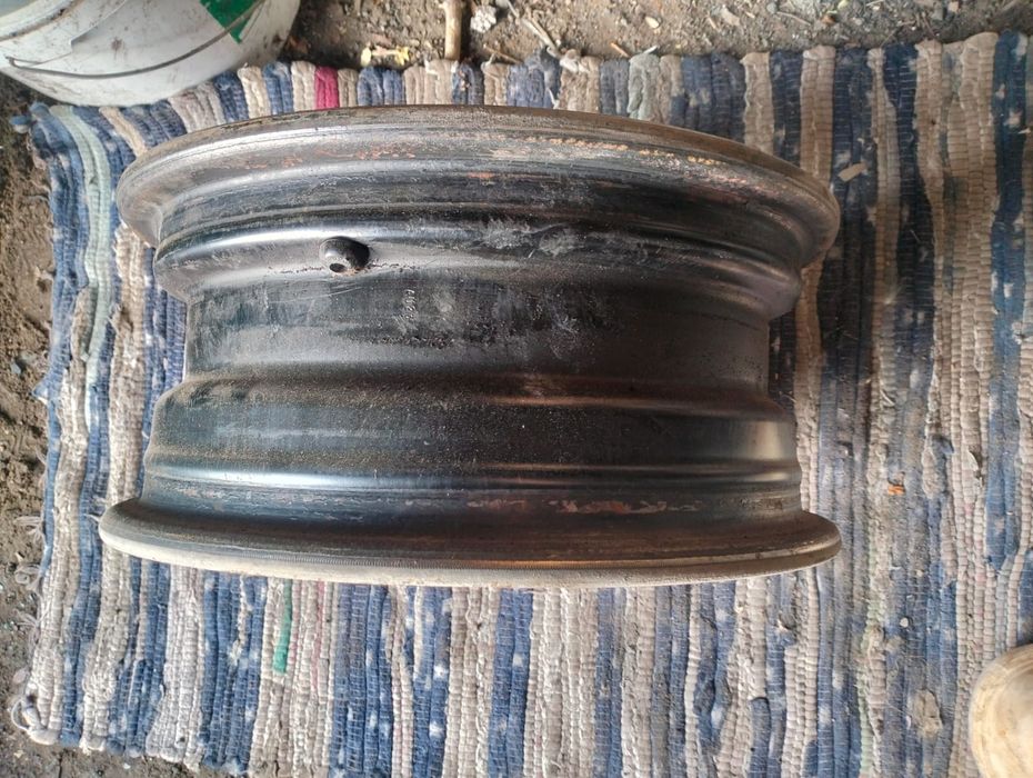 Продам диски от мазды