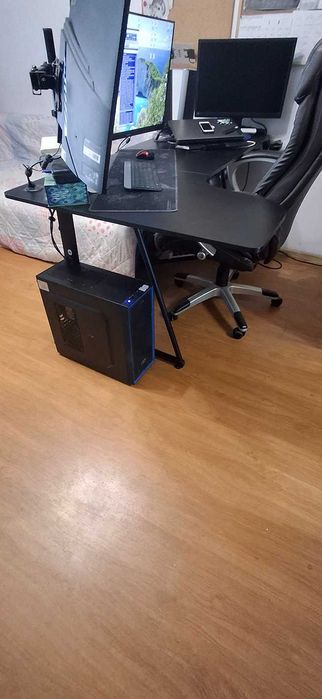 Бюро Huzaro Hero 7.7