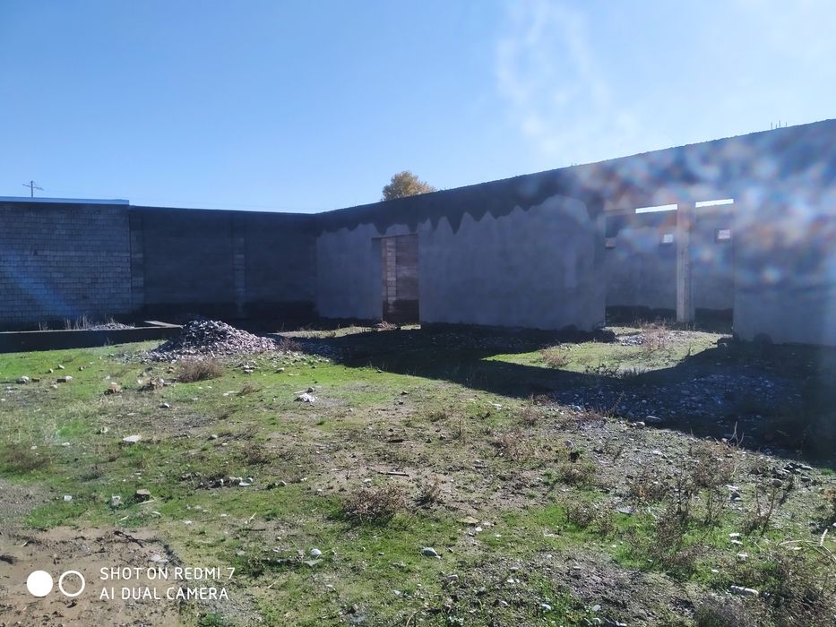 Кучмас мулк М39 йулдан 100 метр ичкарида