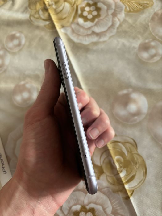 Айфон 11 на 64г