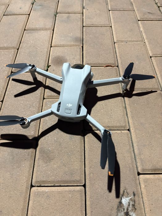Продам дрон dji mini 3 только на запчасти
