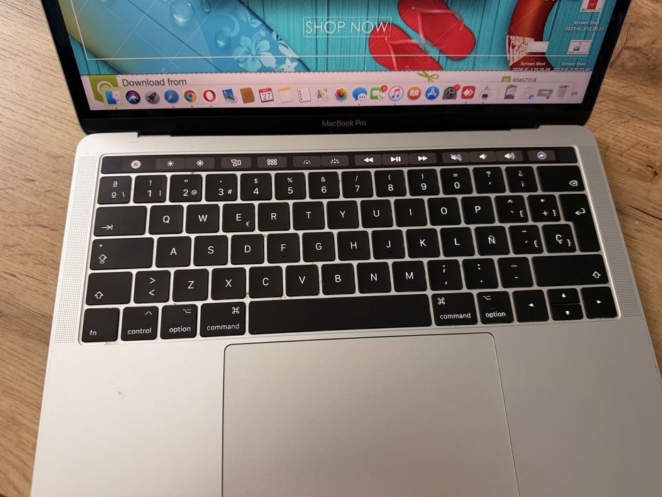 MacBook Pro (13-inch, 2017,Four Thunderbolt 3 Ports)