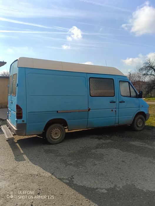 Продавам бус Мерцедес Sprinter  208D