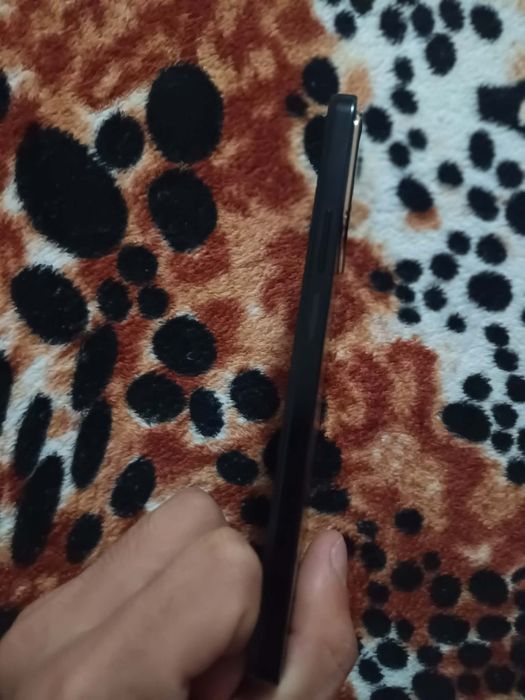 Vând schimb cu iPhone