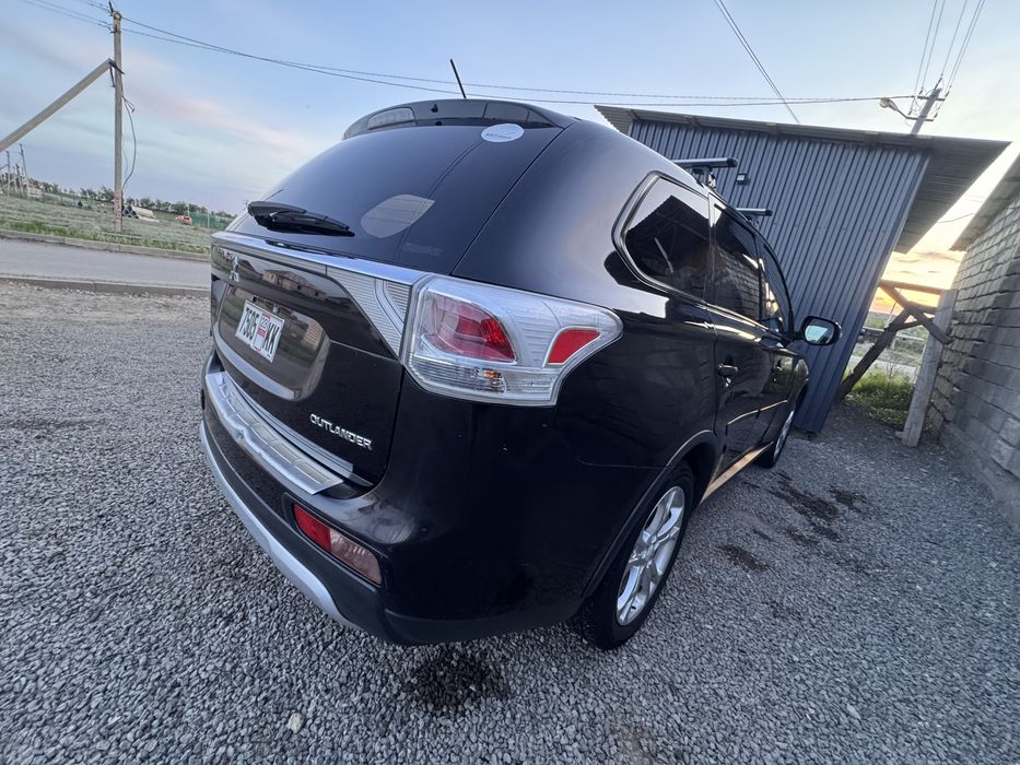 Mitsubishi Outlander 2015год