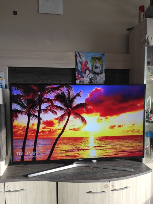 Смарт Телевизор Samsung 50 инча Ultra HD 4K