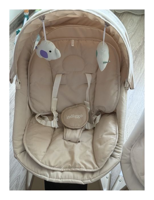 Balansoar electric Indigo pentru bebeluși - stare excelentă