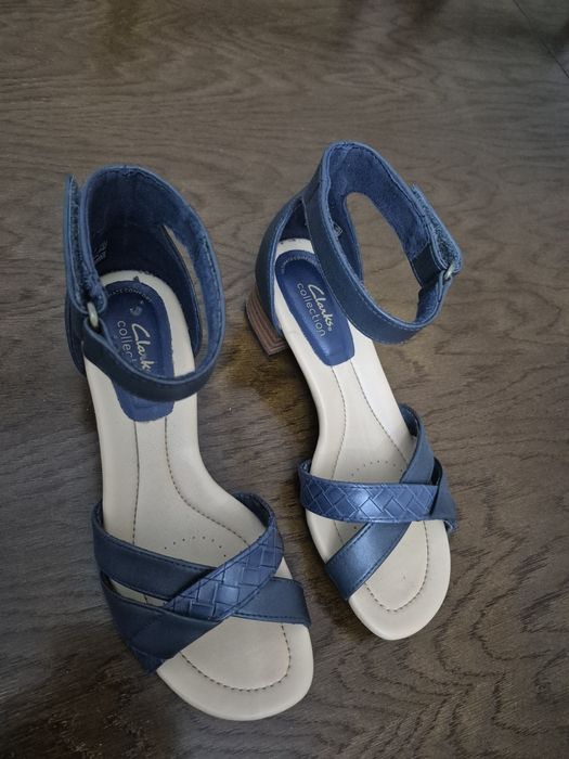 Продам босоножки кожанные