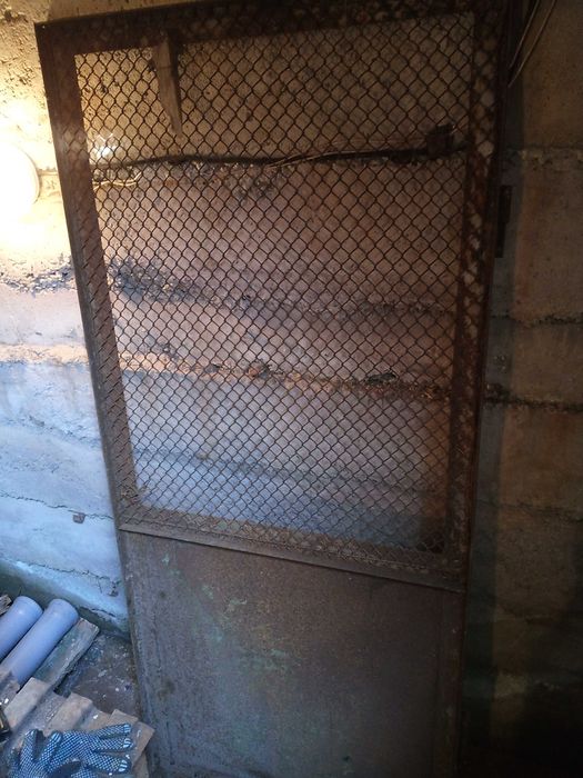 Продам металлическую дверь (калитка)