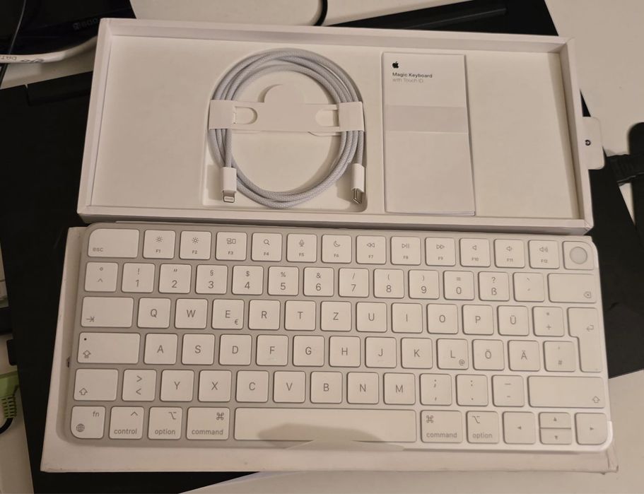 Magic Keyboard with Touch ID Apple