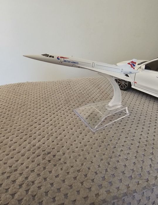 Macheta metalica avion Concorde brittish airways 16 cm lungime