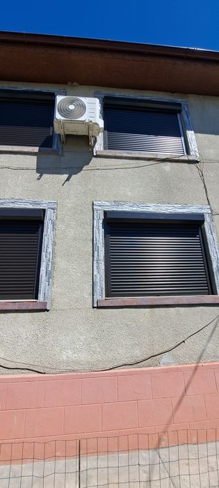 RULOURI Aluminiu si Usi de garaj rezidentiale SECTIONALE