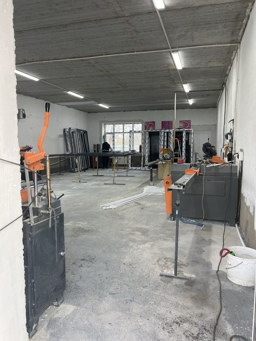 Продам комерческое помещение, в черте города ,