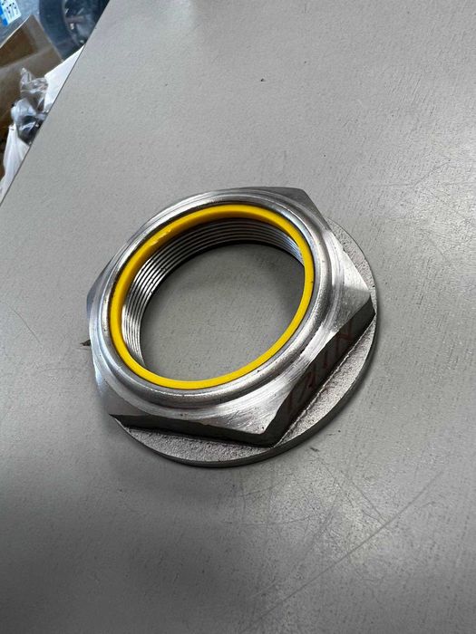 Гайка задна главина FORD TRANSIT 2006-   5036875 / 6C114254AC LH/RH