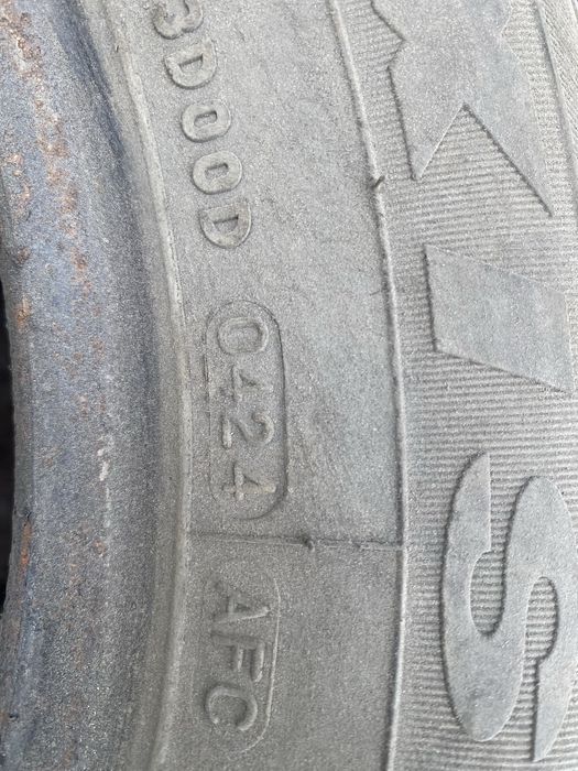 Продам резину фирма Максис