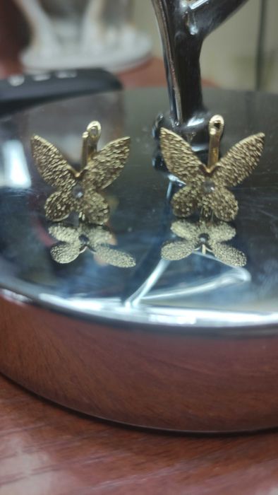 Детские часы, комплект бижутерии.