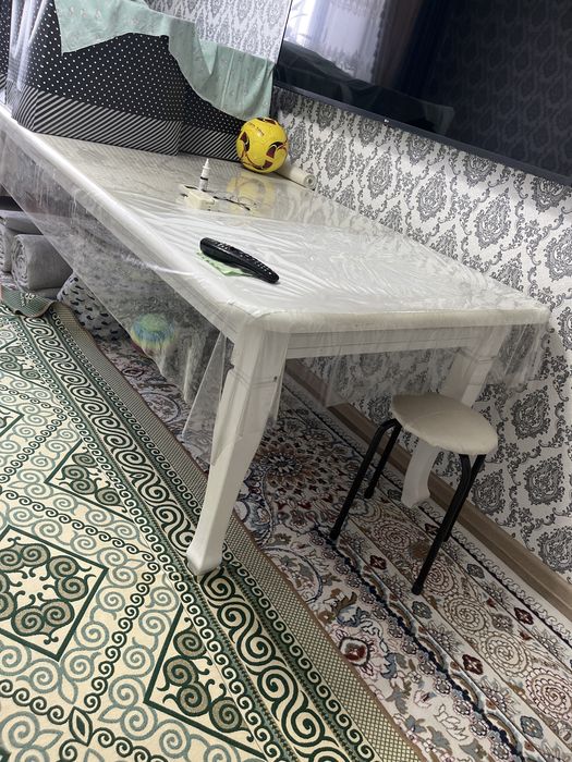 Продам гостивои стол