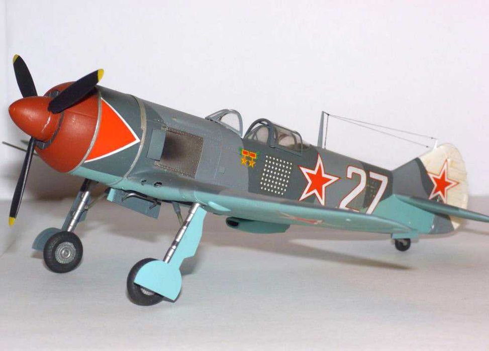 Сборная модель самолета Ла-7 (Моделист 1:72)