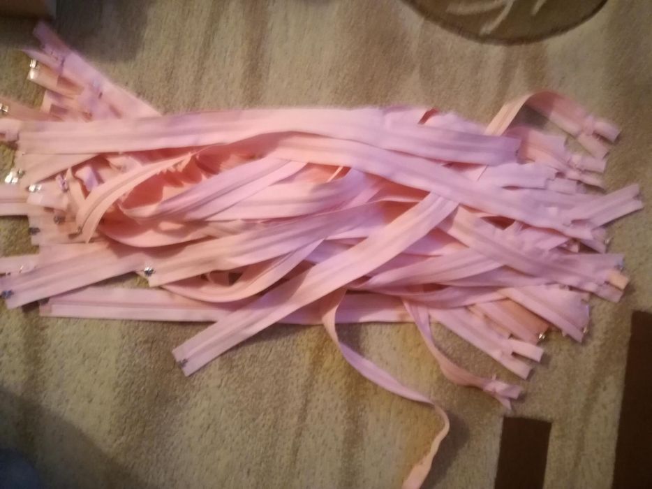 Fermoare Roz, 47 bucati.