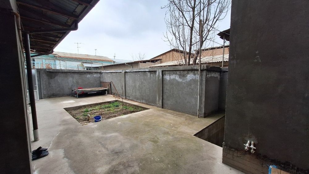 Uy Sotiladi Sergeli Qumarqda