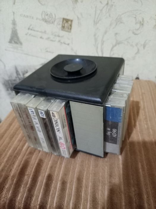 Продам аудиокассеты магнитофонные.