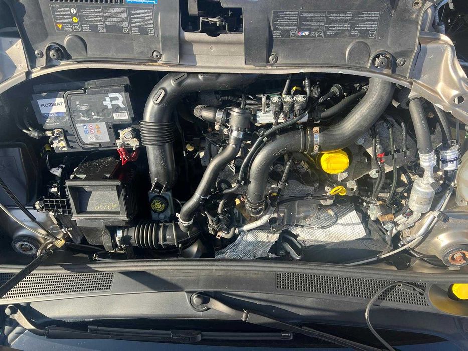 vand dacia logan 898 benzina turbo cu gaz avariata masina porneste