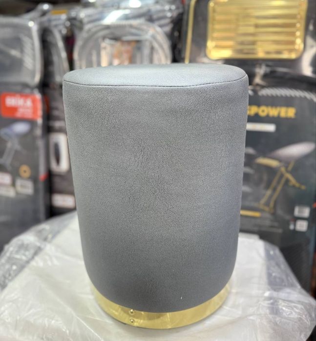 Пуф мягкий велюровый с металлическим кольцом, 47×34 см