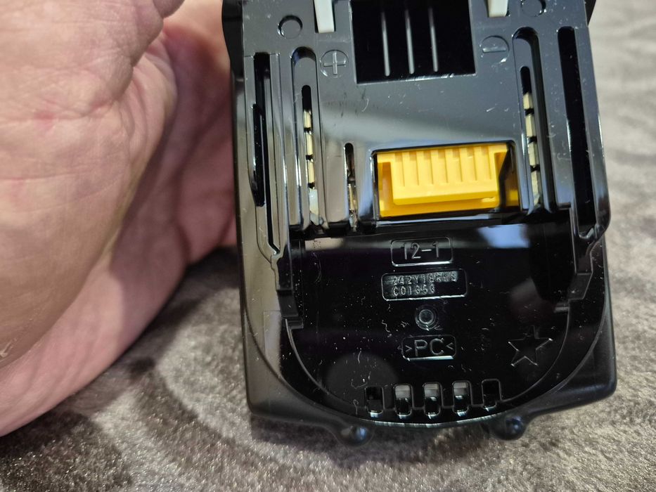 Комплект Макита 2бр. оригинални батерии 6Ah Makita BL1860B и оригинално бързо зарядно DC18RC LXT 18V Makita