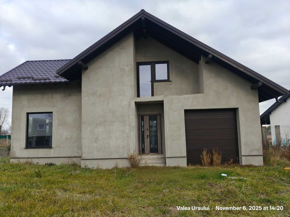 Casă individuală cu 5 camere, garaj și teren de 650 mp – Vorovesti