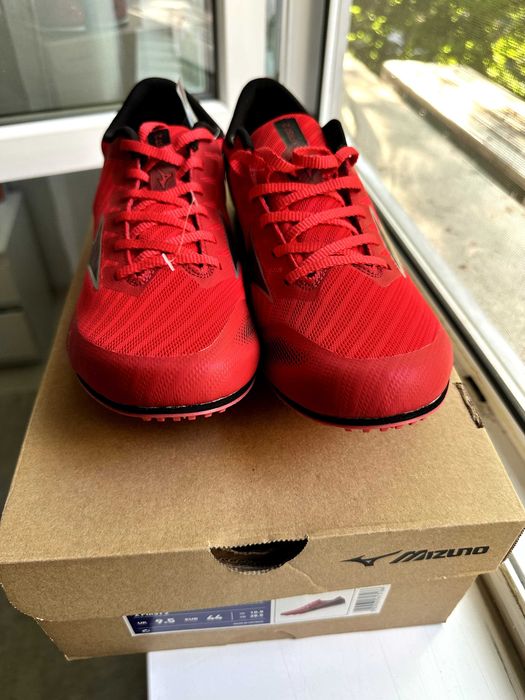 Adidasi Mizuno Cuie Atletism - NOI mas.44, Redus de la 850 la 450 ron, greutate 260 de grame