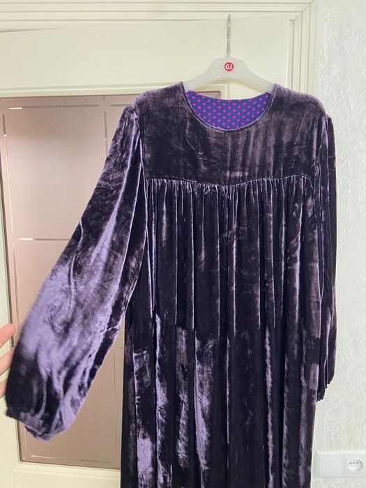 Көйлек сатылады. Киілмеген, жаңа. Матасы айнатылқы. Размер 50-52