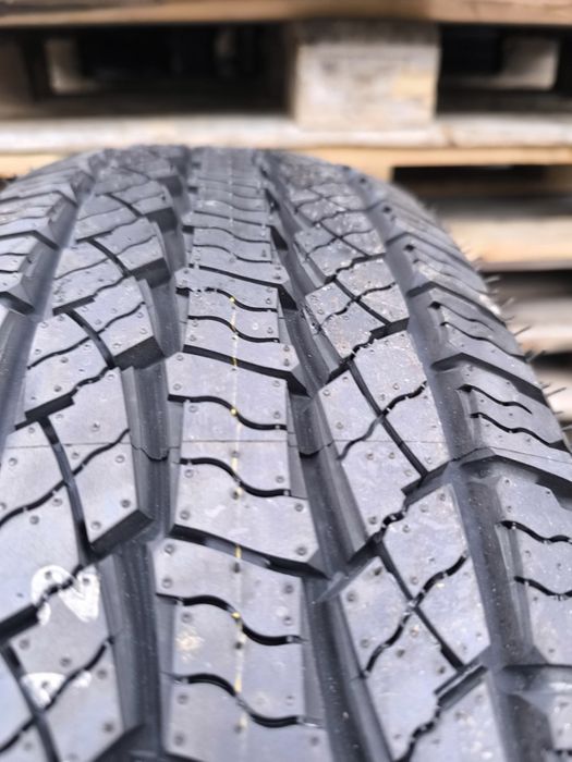 Nexen 235/70 r16