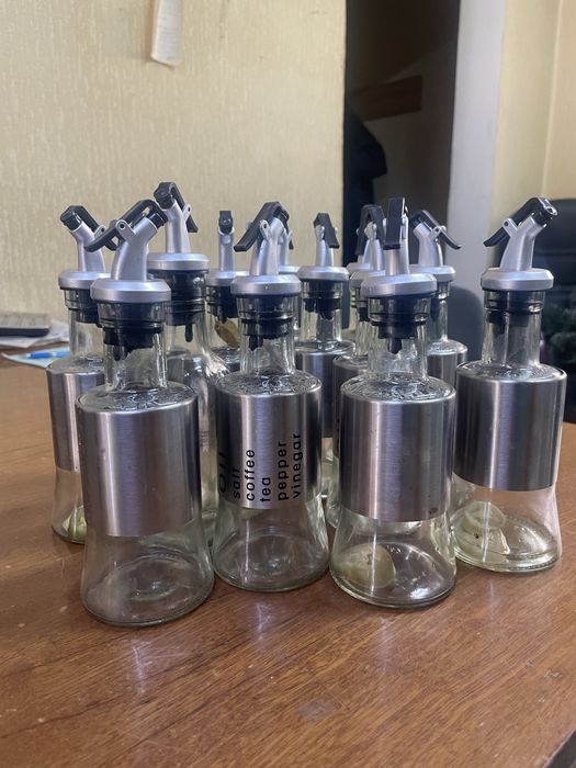 Продам стекляные уксусницы