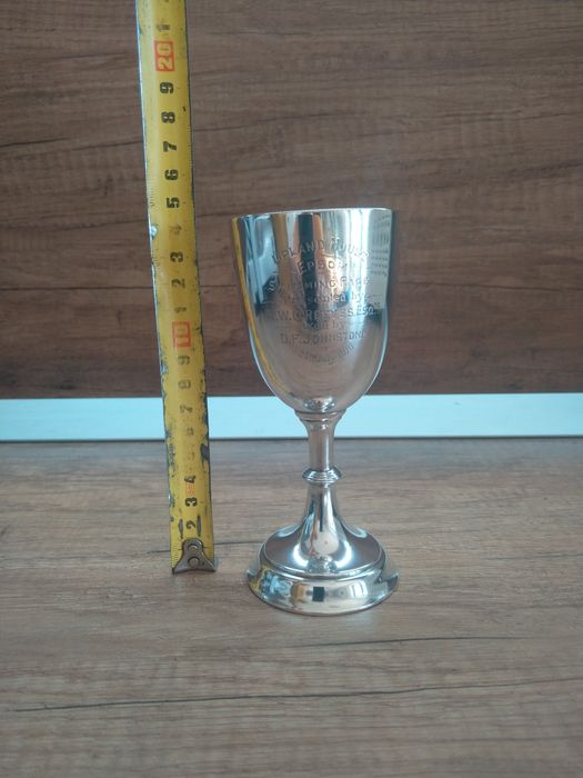 Продавам уникален сребърен бокал на Английски сребърник от Честър