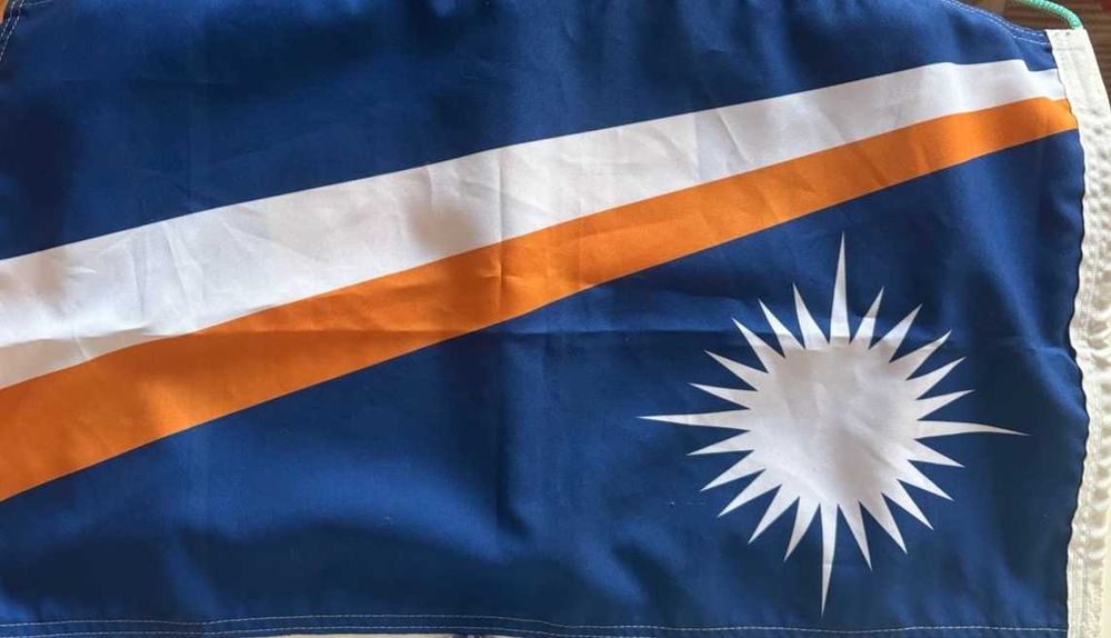 Знаме на Сейнт Винсент, Гренада, Малта, Барбадос, Маршалови острови