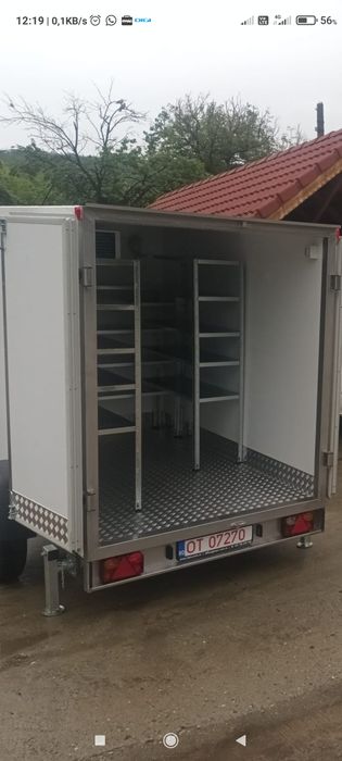 Închiriez remorcă frigorifică și dozator ptr evenimente