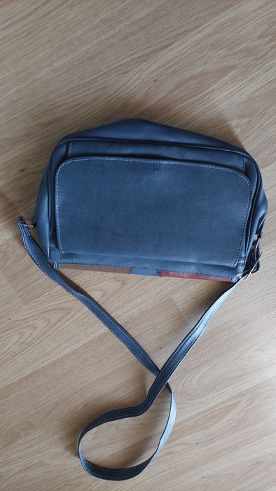 Дамска  чанта  през рамо