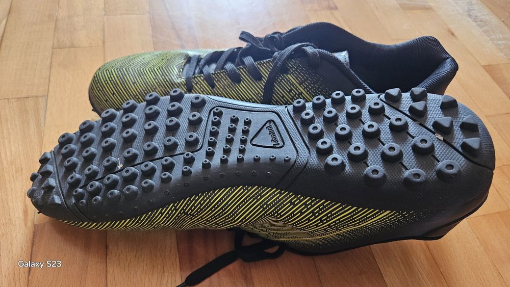 Футболни обувки-Бутонки Адмирал