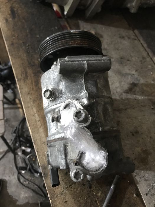 Компресор климатик фолксваген 1.4 тси 5k0 820 803 c vw 1.4 tsi