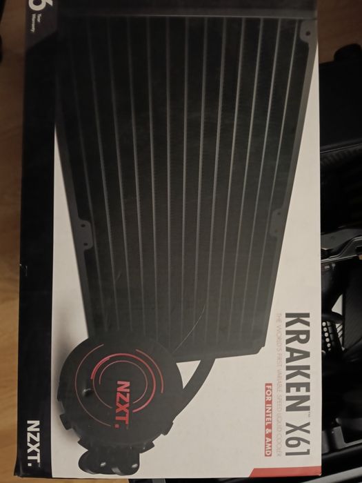 Gaming компютър AMD