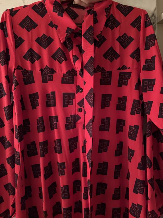 Длинное плате красное