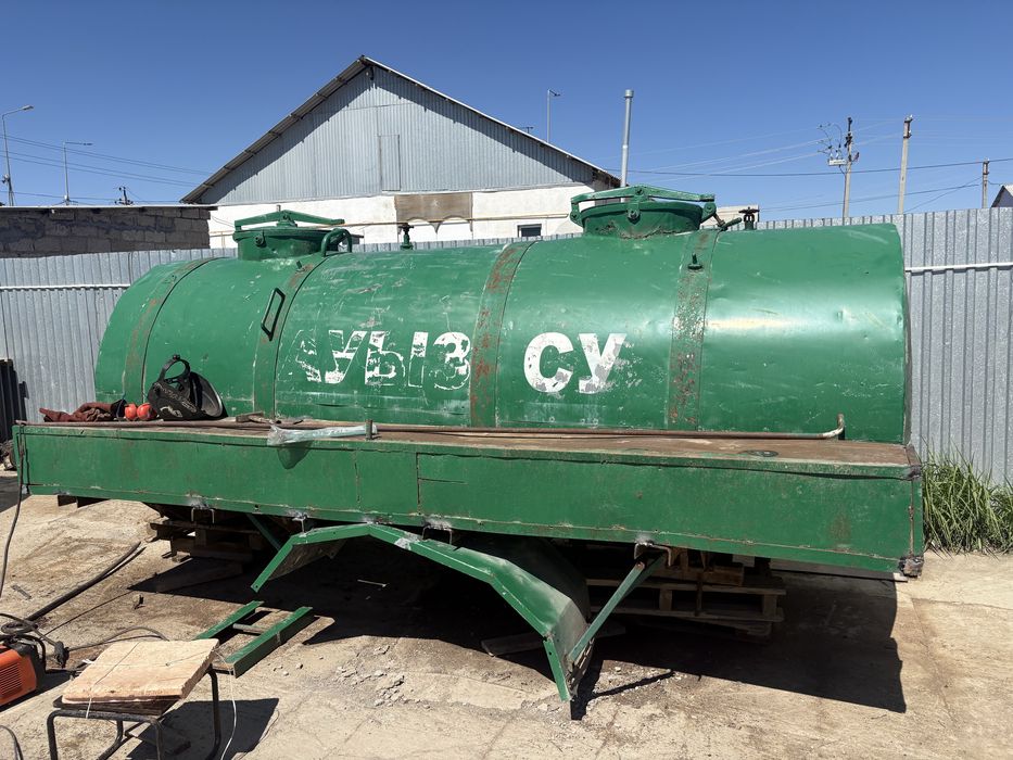 Продается бочка, цистерна 3,5-4 куб