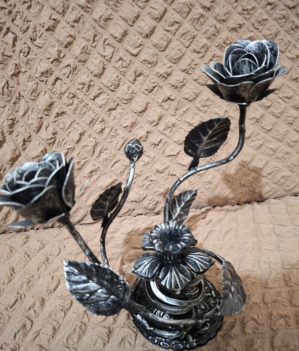 Ръчно изработен свещник -Рози