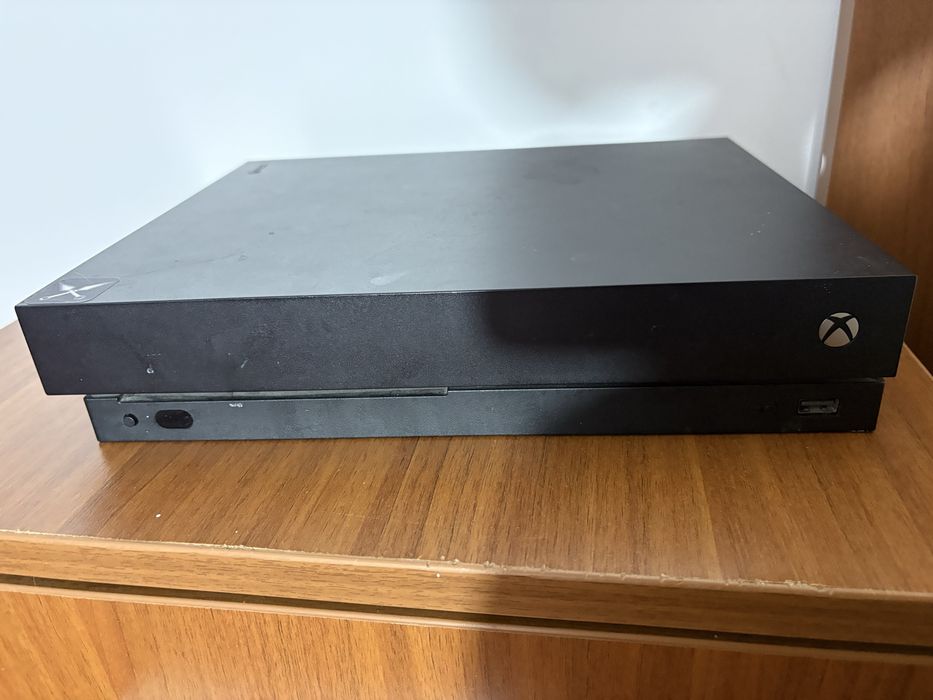 Vand xbox one x 500 GB