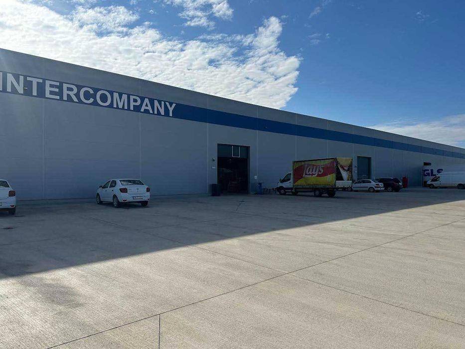 Inchiriez spatiu in  depozit si birouri